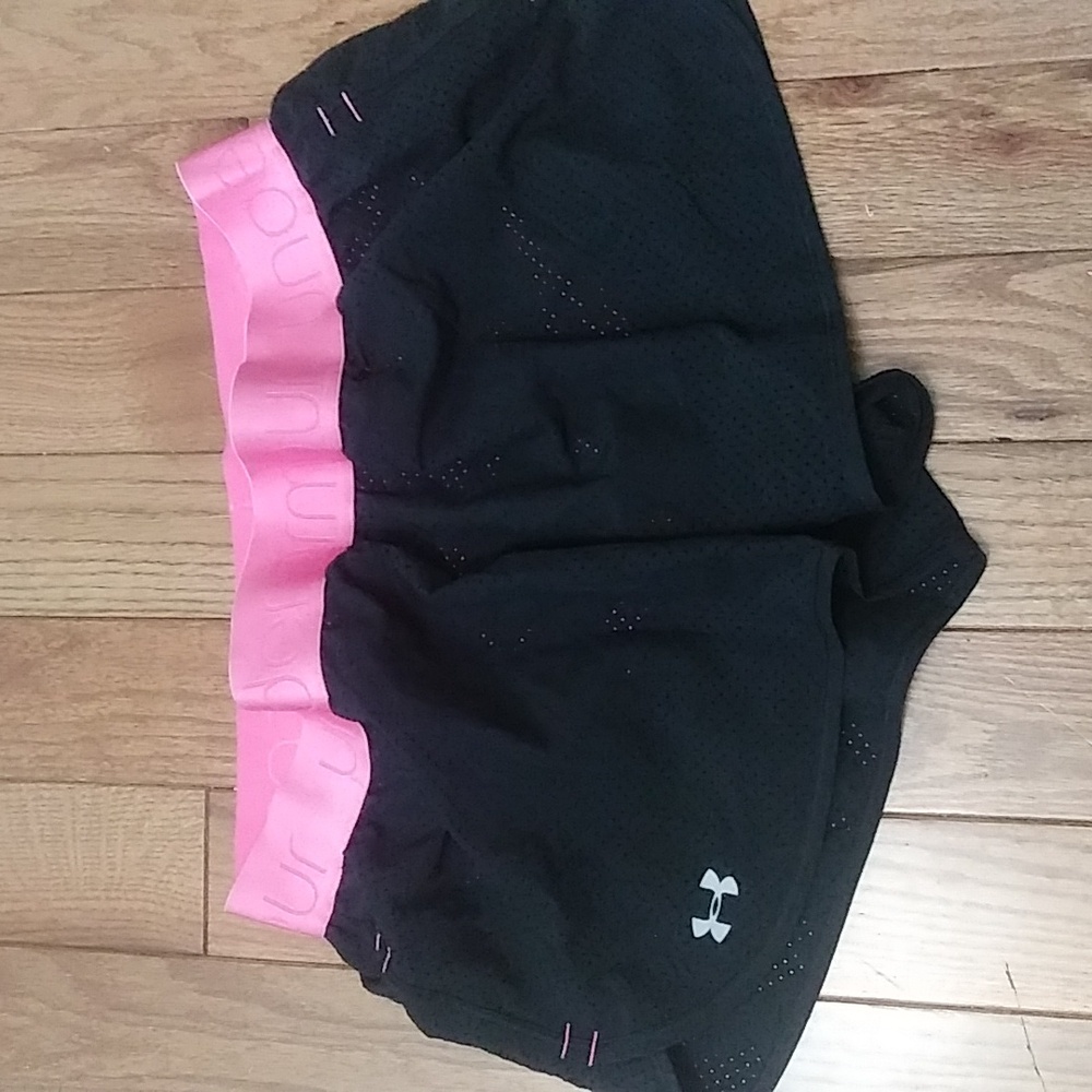 Under Armour Semi Fitted Heat Gear Short